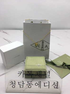 반클리프 알함브라 목걸이 (2COLOR) (V-gold소재)