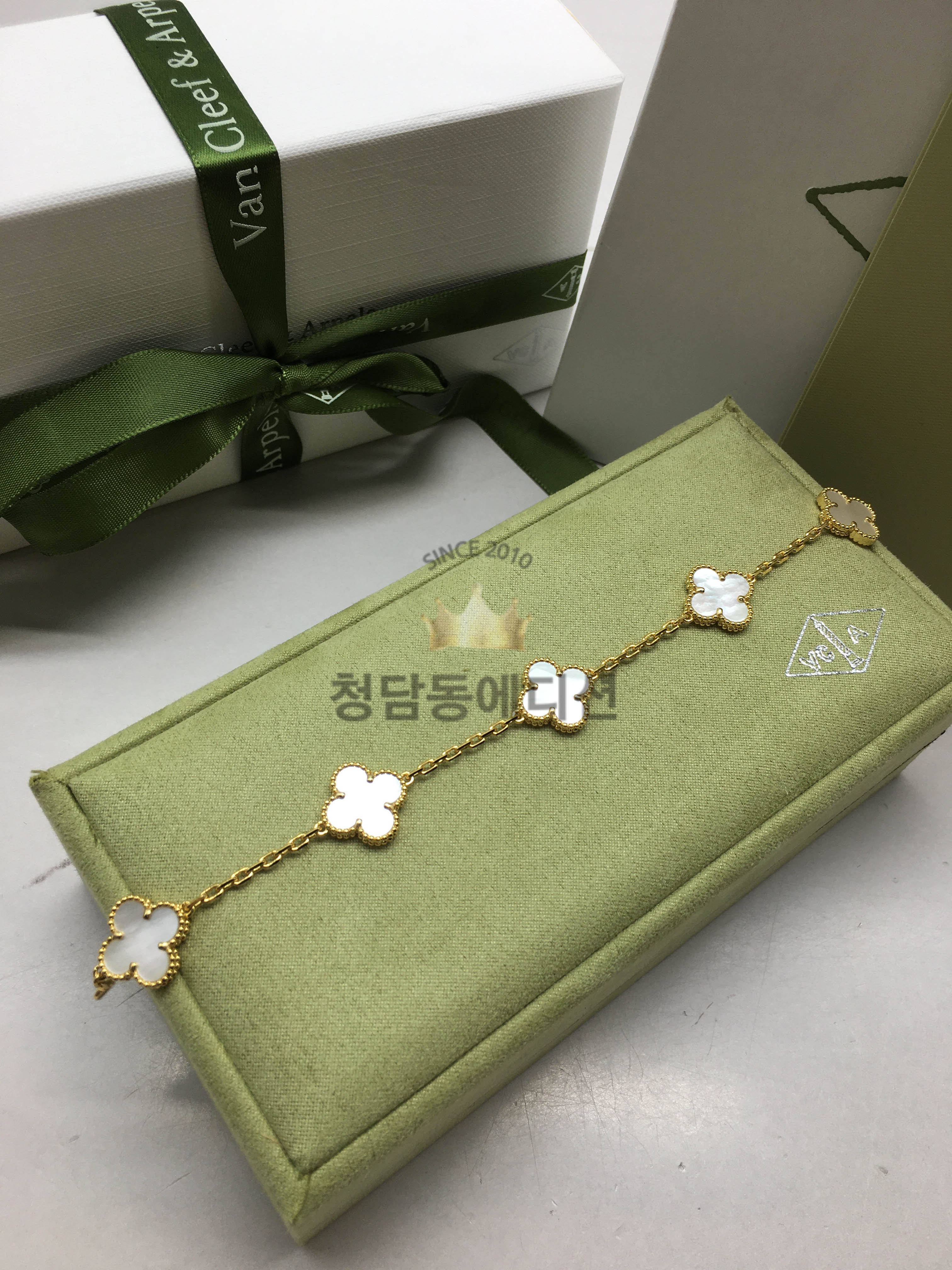 반클리프 알함브라 팔찌 (V-gold소재)