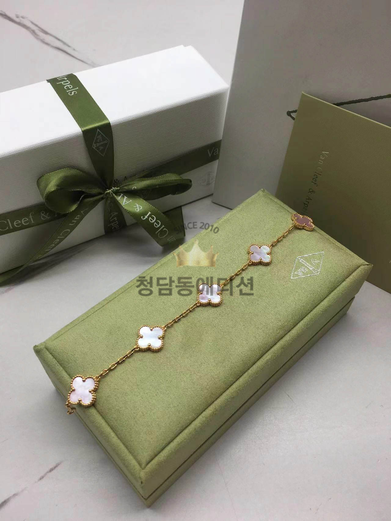 반클리프 알함브라 팔찌 (V-gold소재)