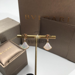 불가리 디바스 드림 이어링 귀걸이 (컬러 로즈골드)