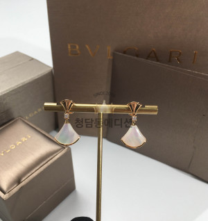 불가리 디바스 드림 이어링 귀걸이 (컬러 로즈골드)