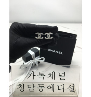샤넬 진주 귀걸이