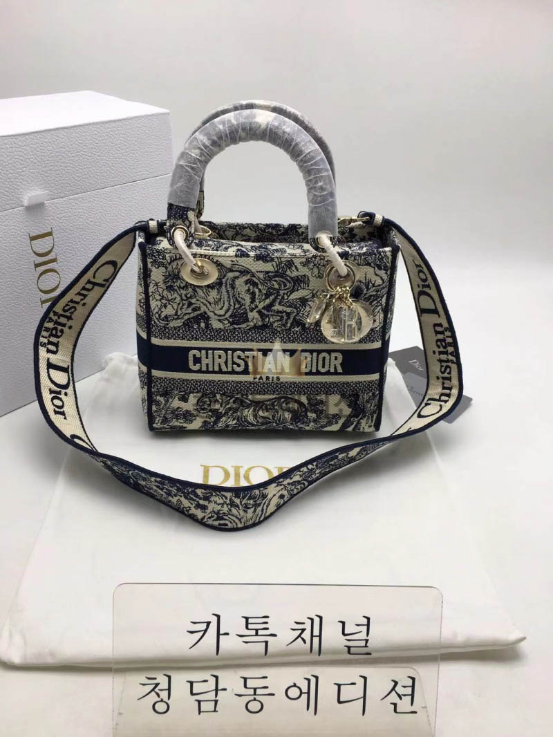 [정품동일가죽] 디올 레이디 D-Lite 백 미디움 최고퀄