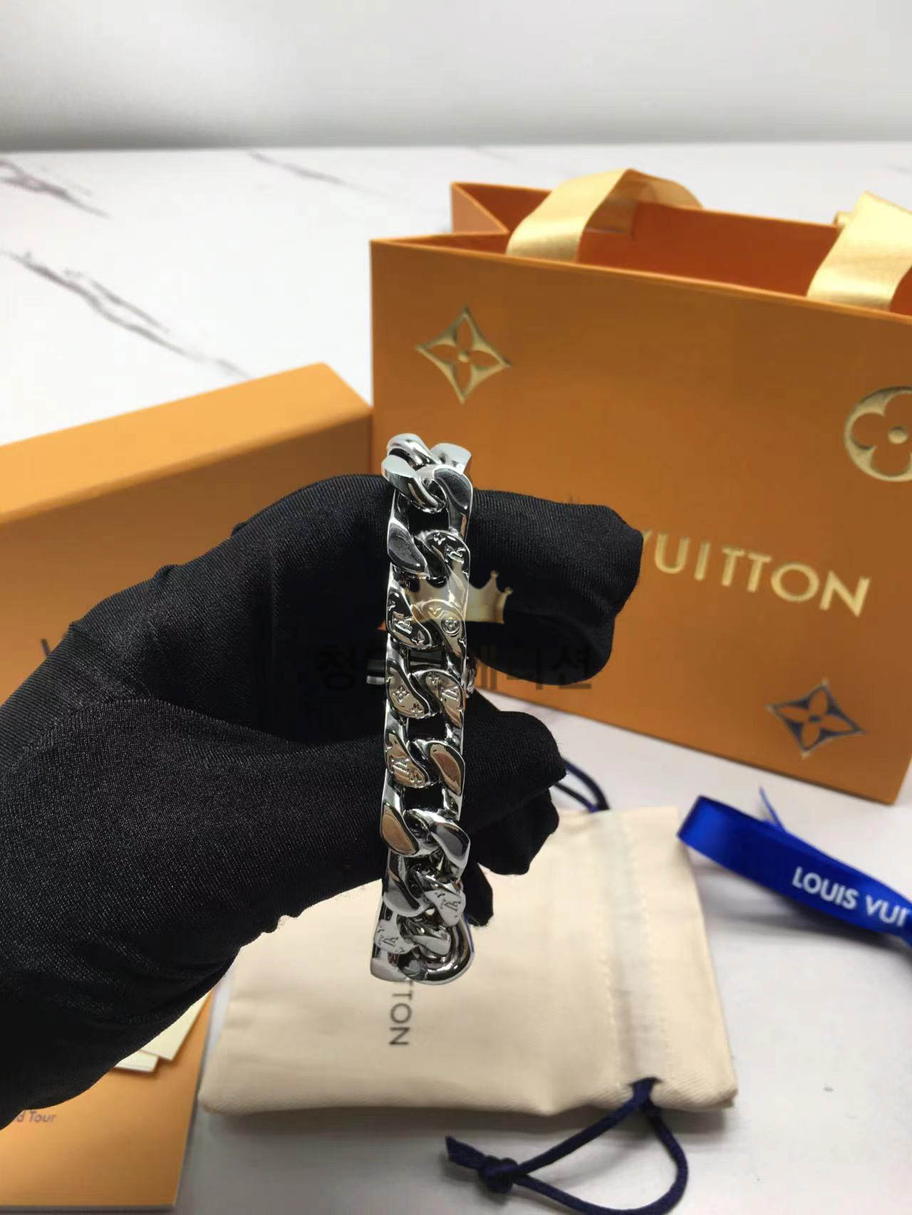 루이비통 모노그램 체인 팔찌
