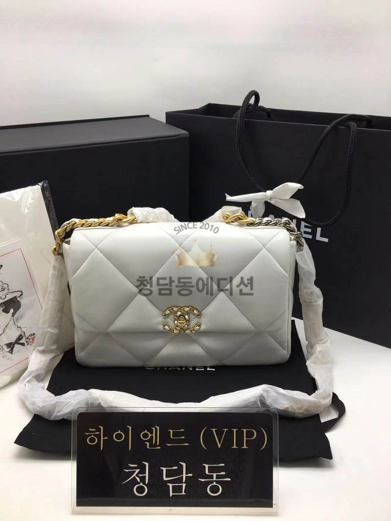 샤넬 19 플랩백 미디움 (하이엔드급)