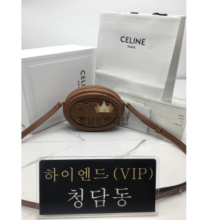 셀린느 크로스바디 오벌 펄스 퀴르 트리오페 미니백 (하이엔드급)