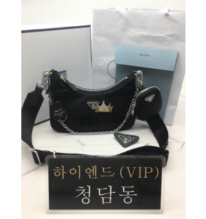 프라다 리에디션 나일론 테수토 호보백 (하이엔드급)
