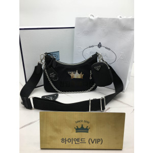 프라다 리에디션 나일론 테수토 호보백 (하이엔드급)