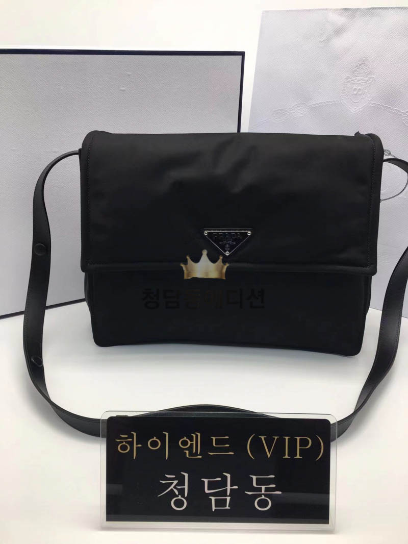 프라다 패딩 리나일론 숄더백 라지 (하이엔드급)