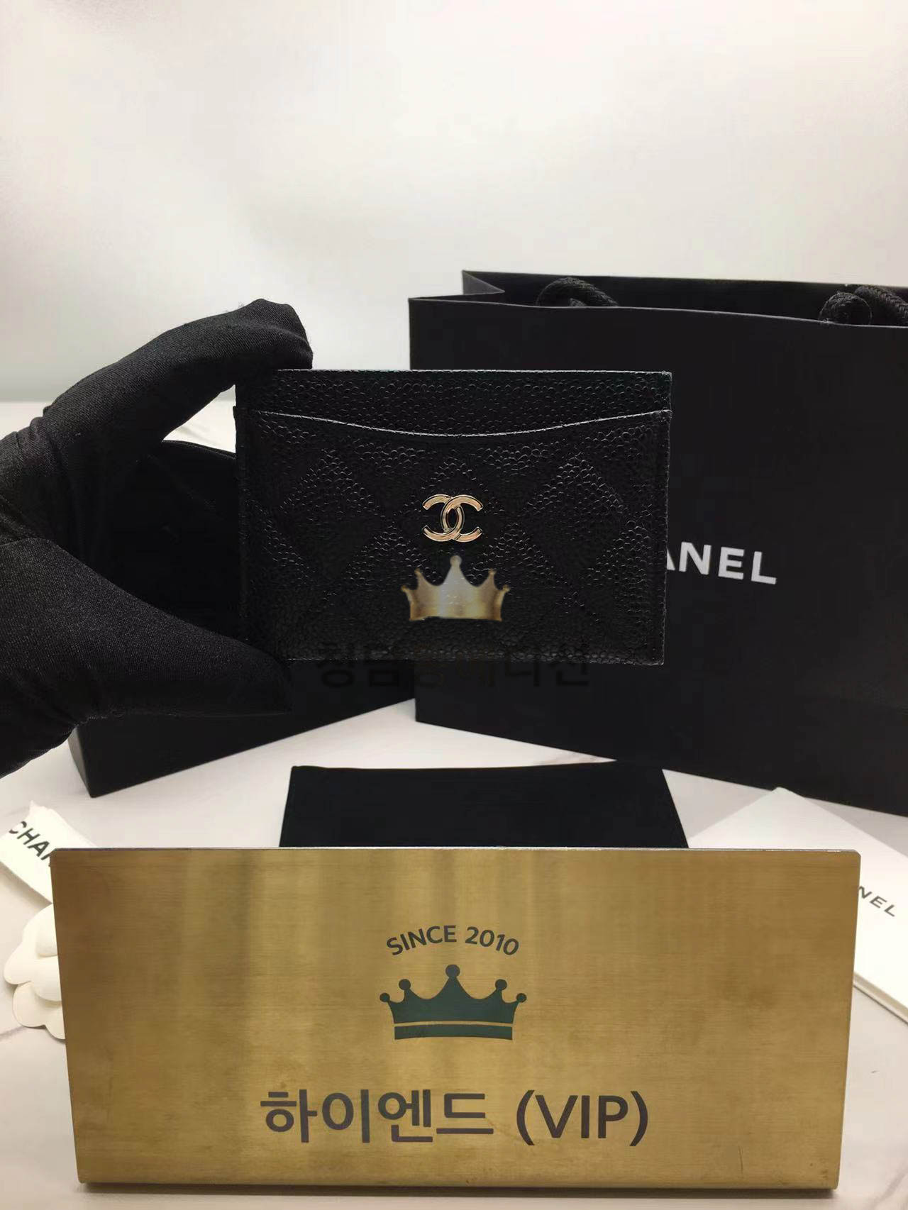 샤넬 클래식 캐비어 카드홀더 은장