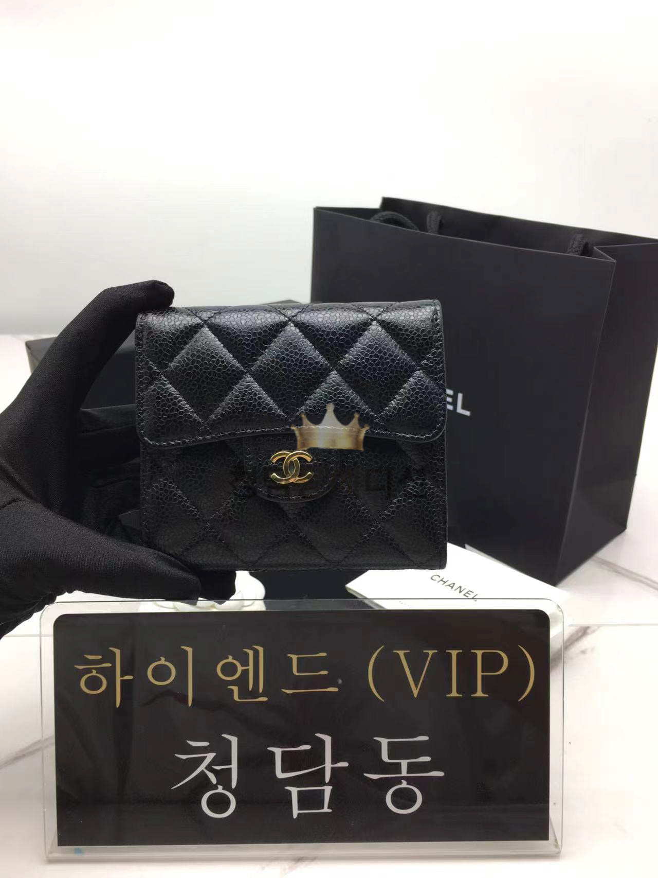 샤넬 클래식 캐비어 플랩 지갑 금장