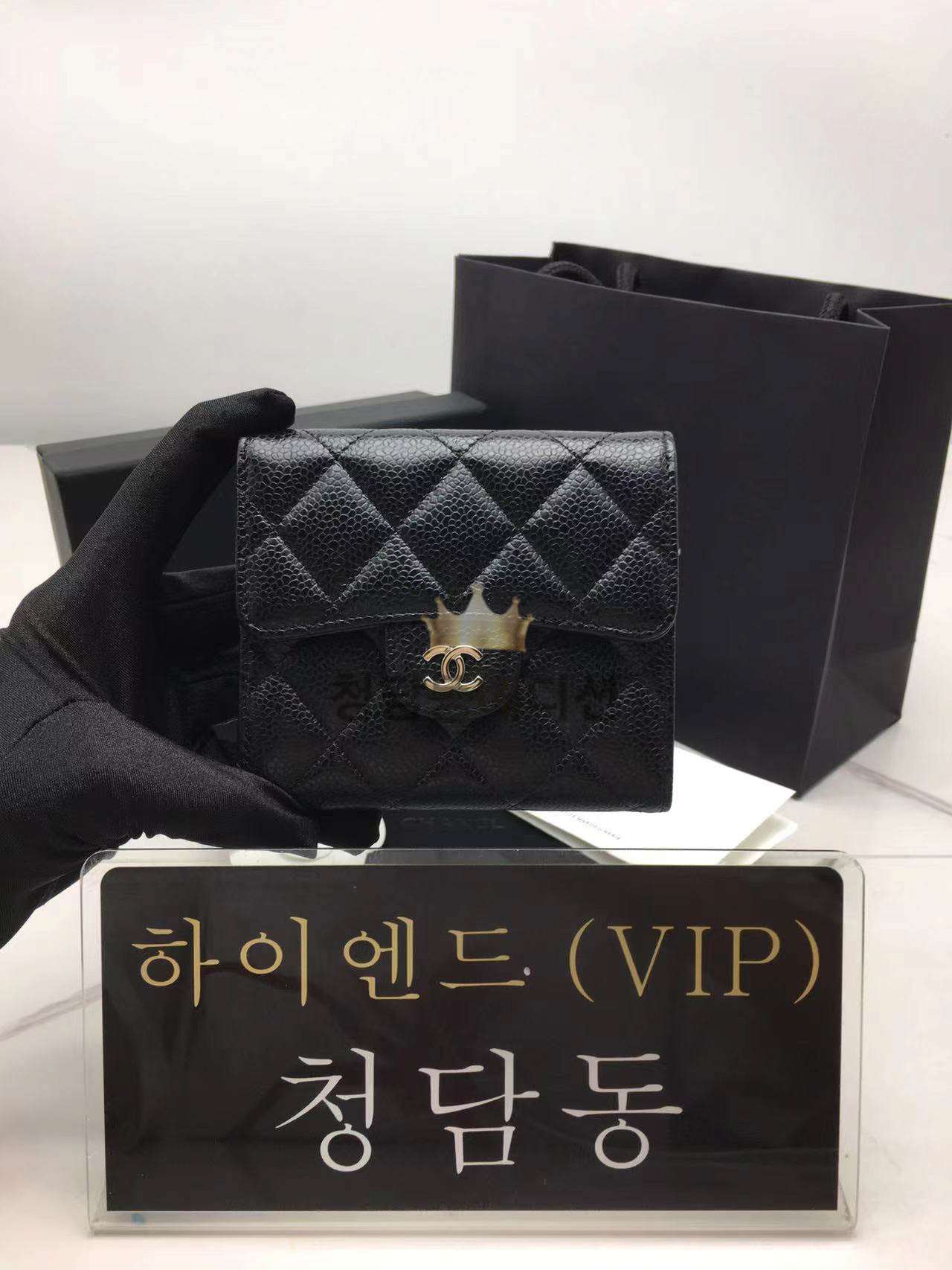 샤넬 클래식 캐비어 플랩 지갑 은장