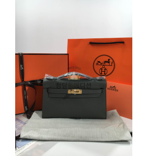 에르메스 켈리 포쉐트 22cm 반수공 (컬러명 베르아망드)