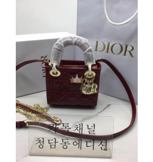 디올 레이디백 17cm (버클색상 금장) 페이던트