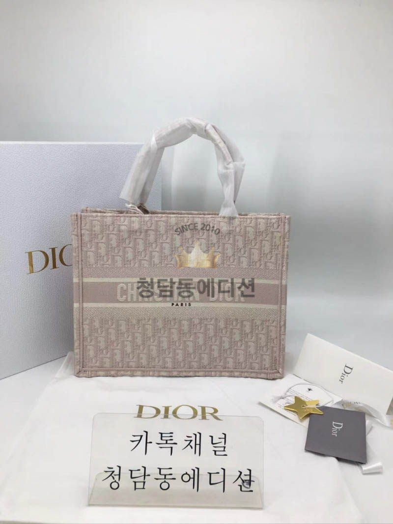 디올 북토트백 미디움