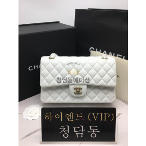 샤넬 클래식백 작은 캐비어스킨 라이트골드 미디움 25.5cm