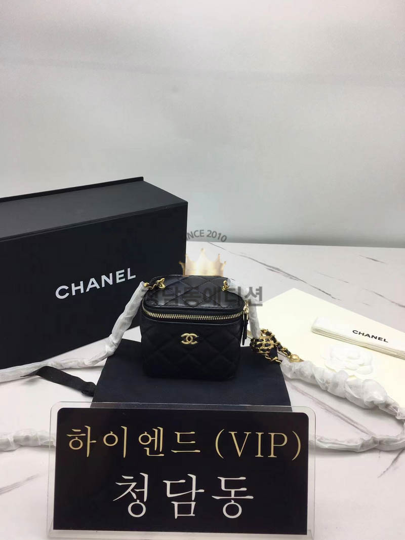 샤넬 클래식 체인볼 베니티백