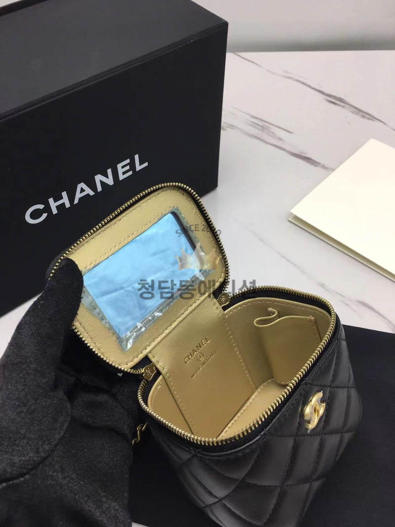 샤넬 클래식 체인볼 베니티백