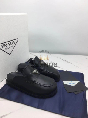 프라다 블로퍼 (컬러 블랙,화이트)