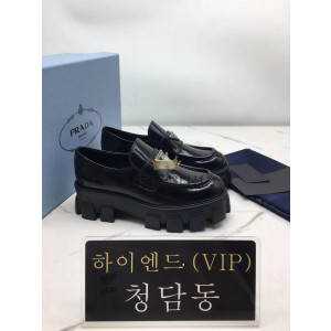 프라다 로퍼