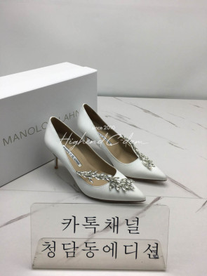 마놀로 블라닉 펌프스 (7cm)
