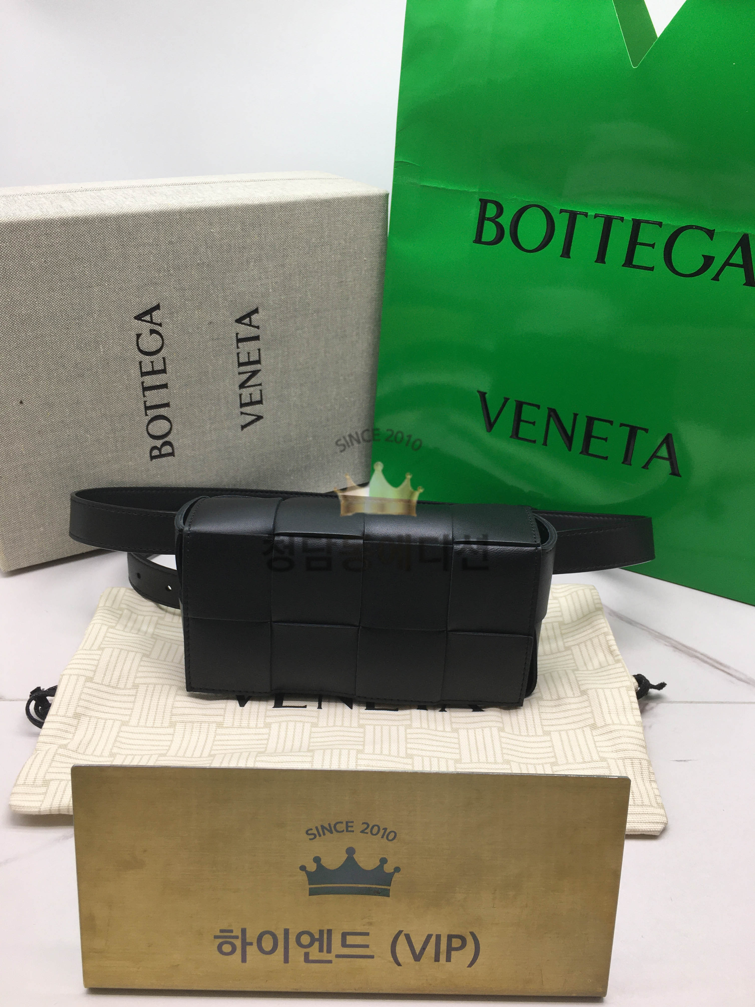보테가베네타 인트레치아토 카세트백