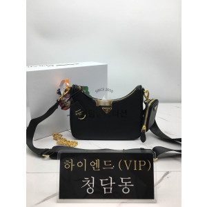 프라다 리에디션 사피아노 테수토 호보백 204BH23