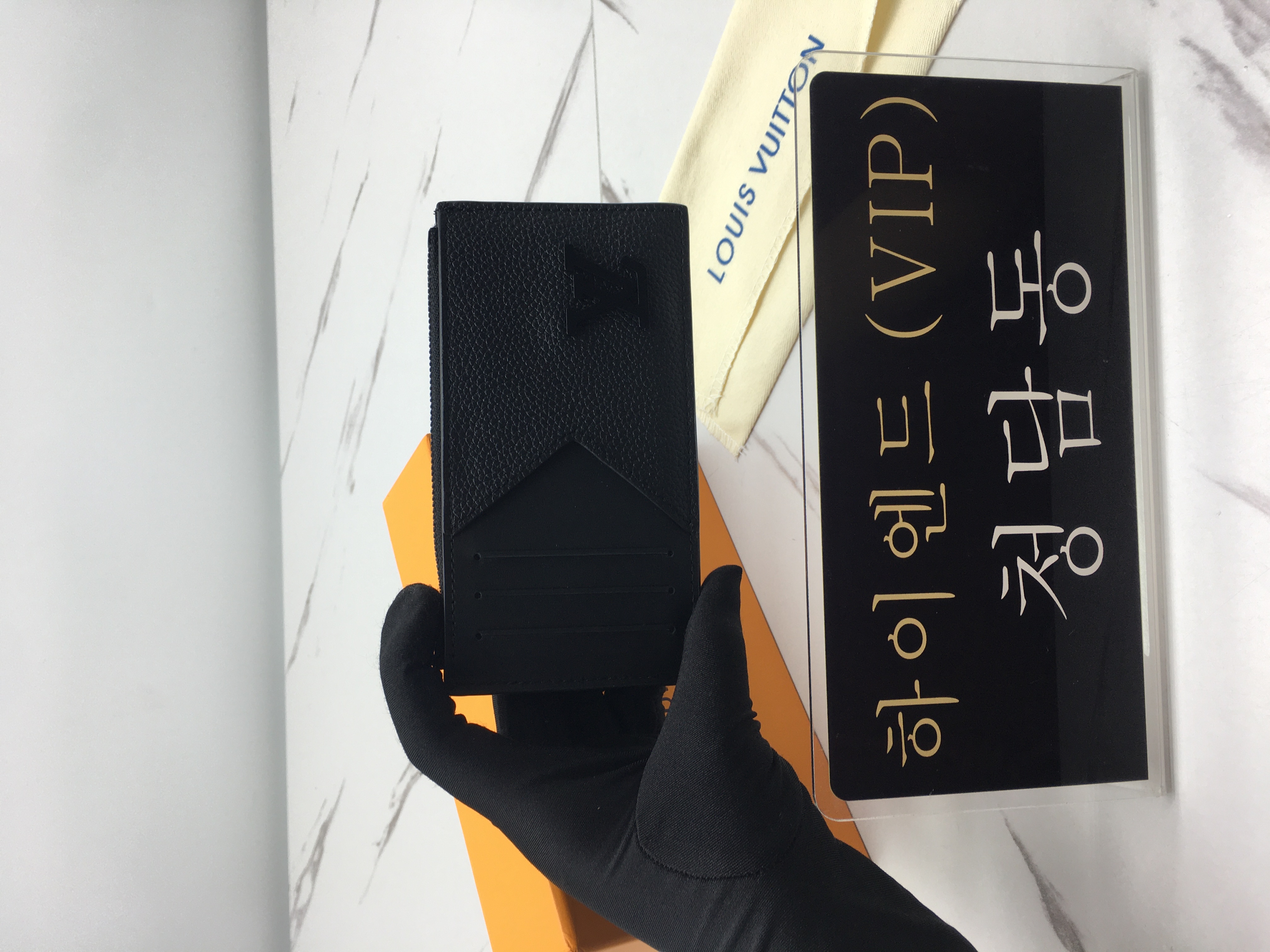 루이비통 코인 카드홀더 M82068