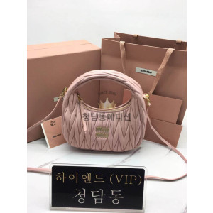 미우미우 MIU MIU 완더 마테라쎄 호보백 스몰