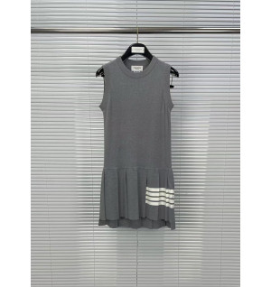 톰브라운 민소매 원피스