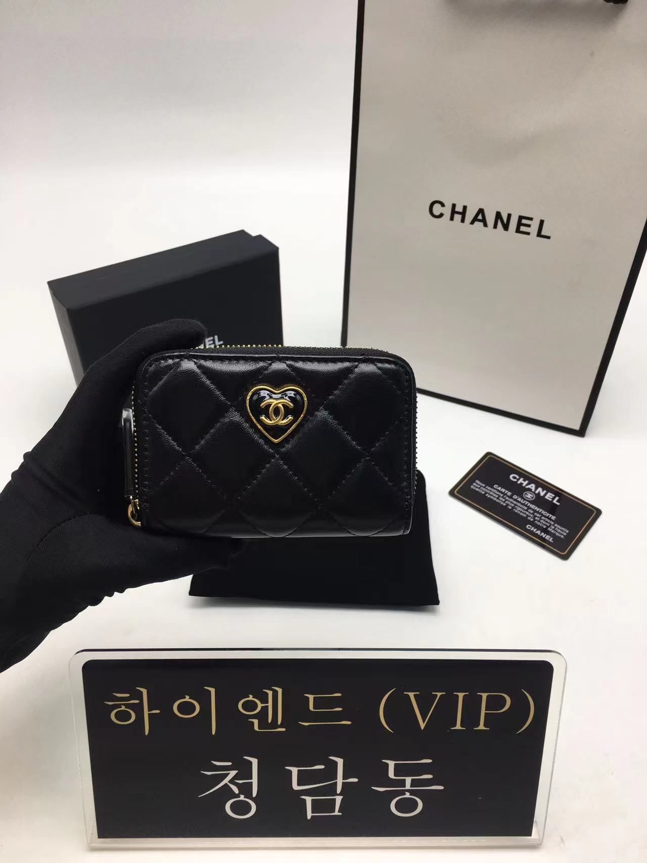 샤넬 23s 하트 cc 로고 램스킨 카드지갑