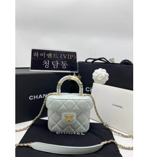 샤넬 23SS 스몰 코스메틱 케이스 AS3973