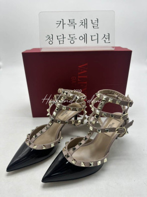 발렌티노 락스터드 펌프스 (6.5cm, 9.5cm)