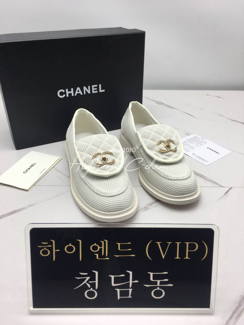 샤넬 23p cc 로고 턴락 퀄팅 코듀로이 로퍼