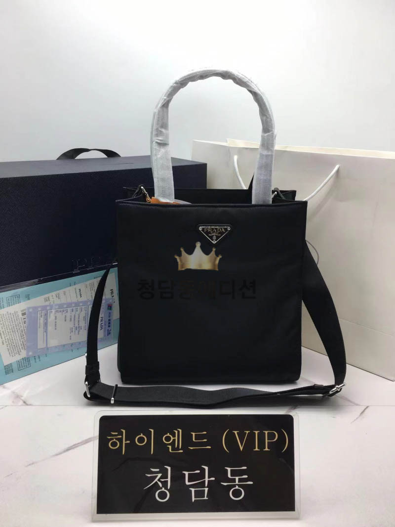 22FW 프라다 로고 리나일론 패딩 토트백 1BG426 RUKW F0002 VNOO