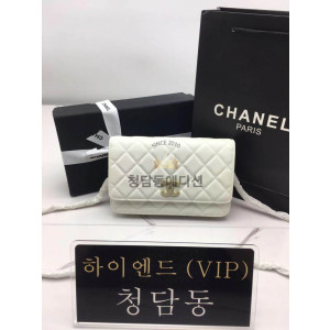 샤넬 23A 크리스탈장식 CC로고 WOC