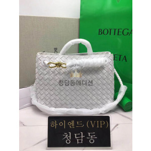 보테가베네타 24ss 안디아모 미디움 743572 (컬러 씨 솔트)