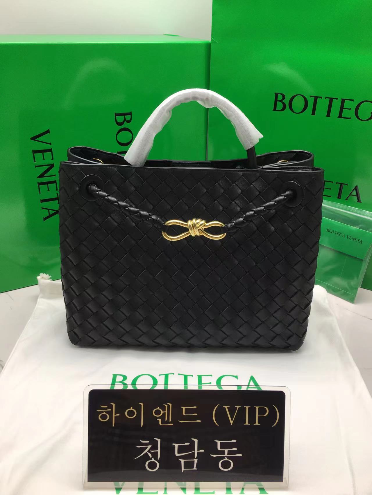 보테가베네타 24ss 안디아모 미디움 743572 (컬러 블랙)