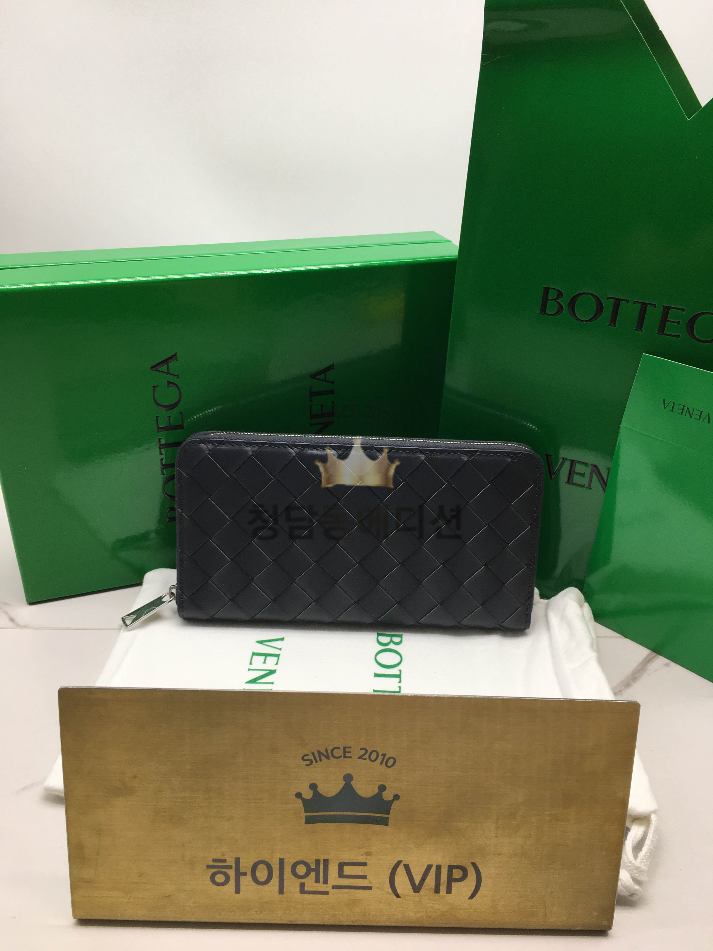 보테가베네타 BV 인트레치아토 지퍼 어라운드 지갑 593217 (내부 라이트 브라운)