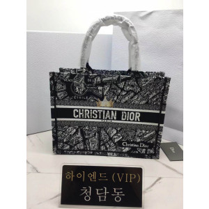 디올 북토트백 미디움