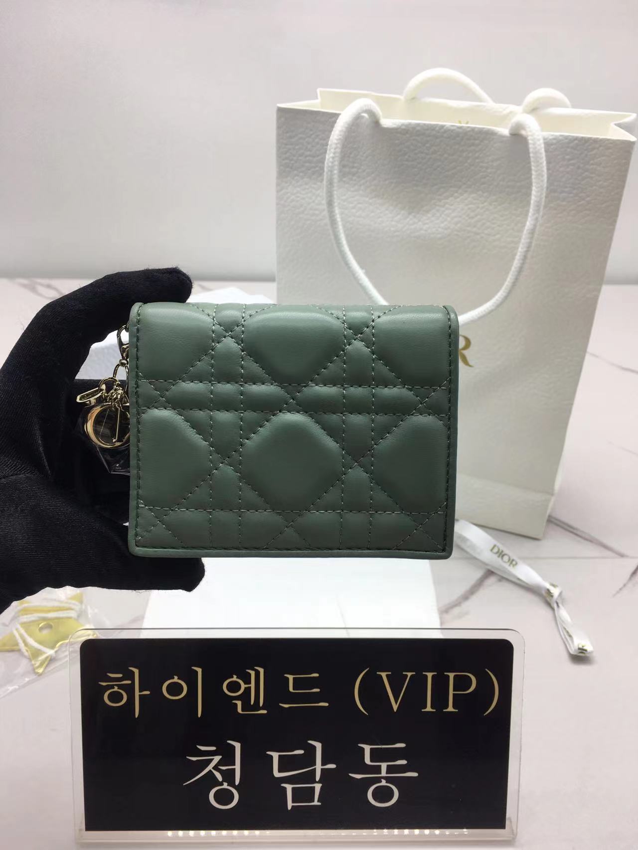 디올 까나쥬 램스킨 반지갑