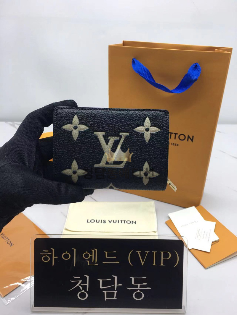 루이비통 클레아 월릿 M82370
