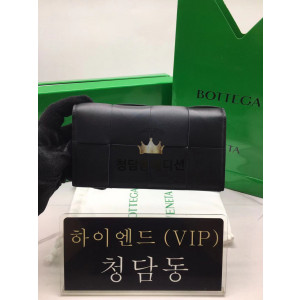 보테가 베네타 맥시 인트레치오 장지갑 679845 (컬러 블랙)