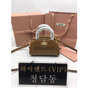 미우미우 가죽 탑 핸들 백