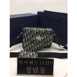 디올 오블리크 새들 트리플 메신저백