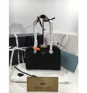 프라다 포코노 퀼팅 체인 숄더백 블랙 1BB903