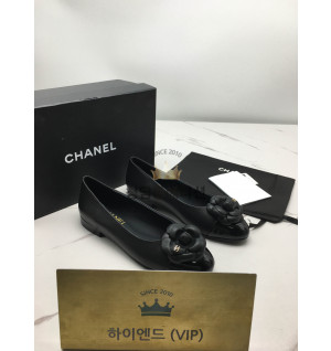 샤넬 24시즌 동백 까멜리아 플랫슈즈