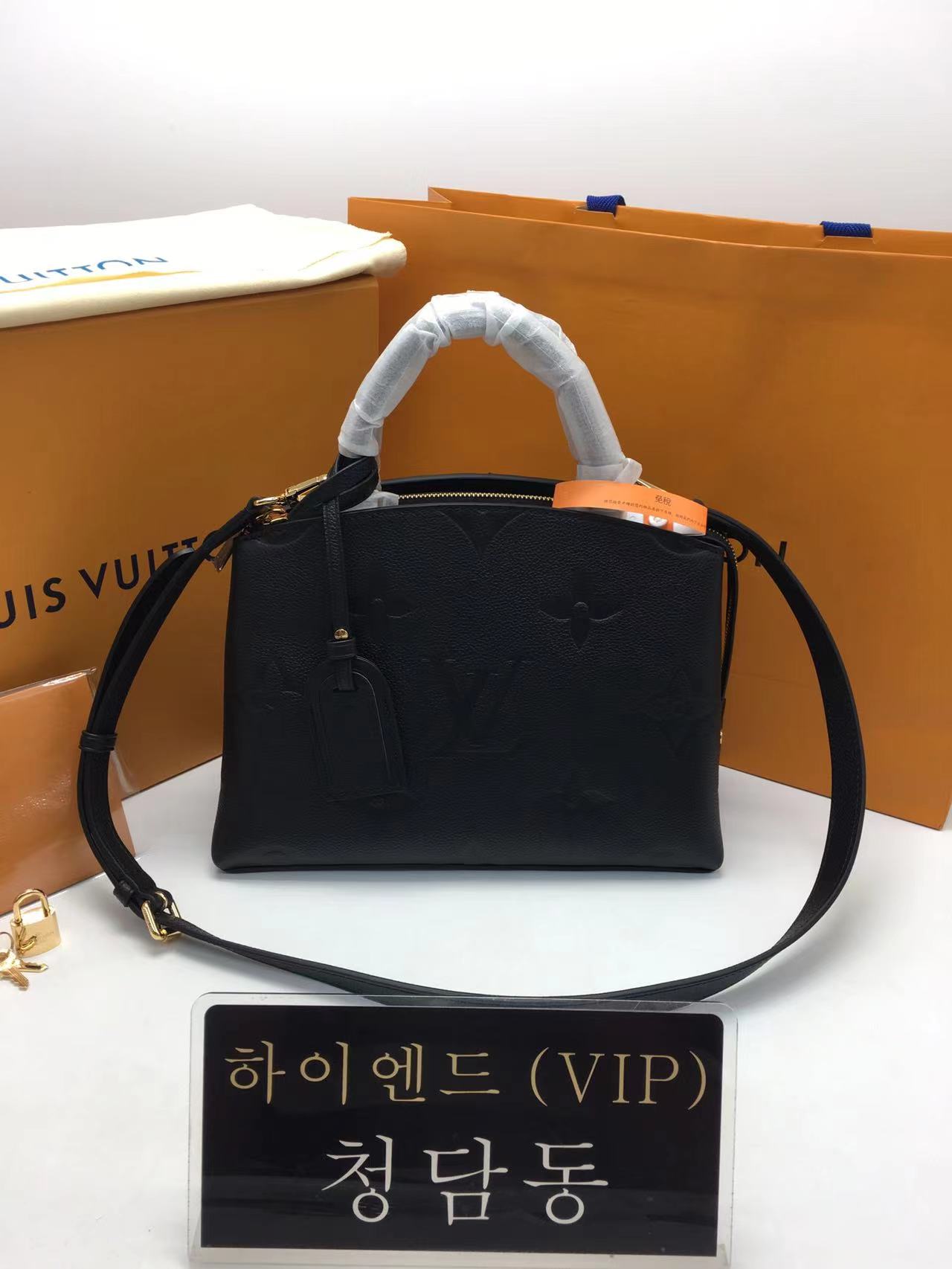 루이비통 쁘띠 팔레 토트백 (블랙) M58916