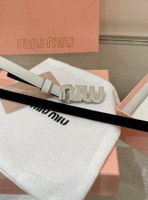 미우미우 레터링 레더 벨트