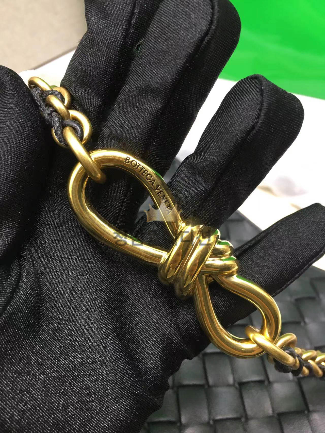 보테가베네타 24SS 안디아모 미디움 체인 숄더백 786009 (컬러 블랙)